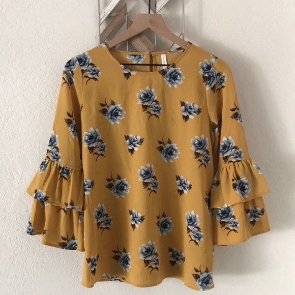 Tops - Xhilaration retro bell sleeve hippie blouse